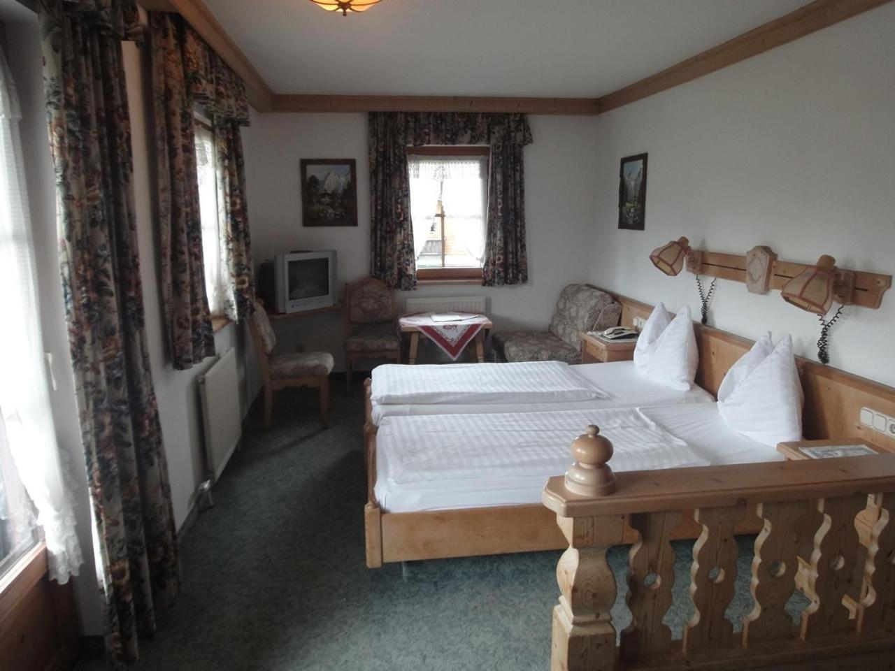 Kaiserhotel Neuwirt Oberndorf in Tirol Ngoại thất bức ảnh