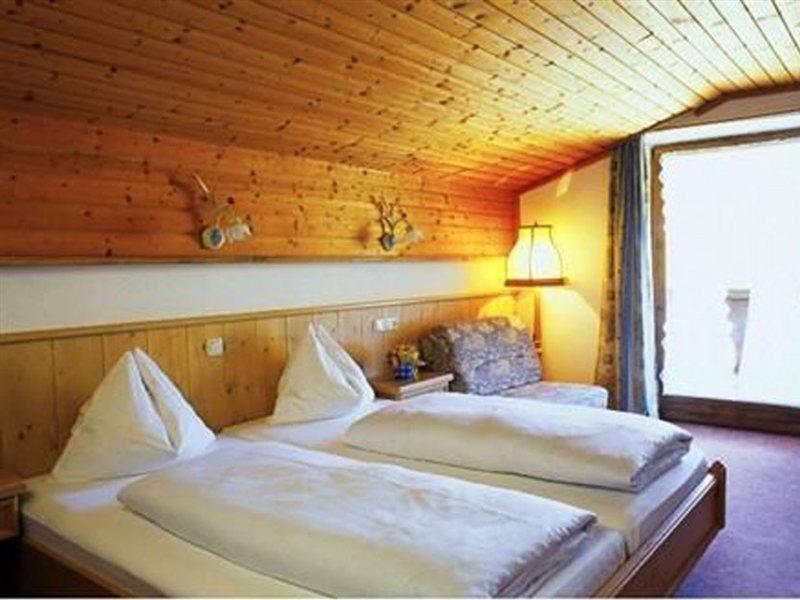 Kaiserhotel Neuwirt Oberndorf in Tirol Ngoại thất bức ảnh