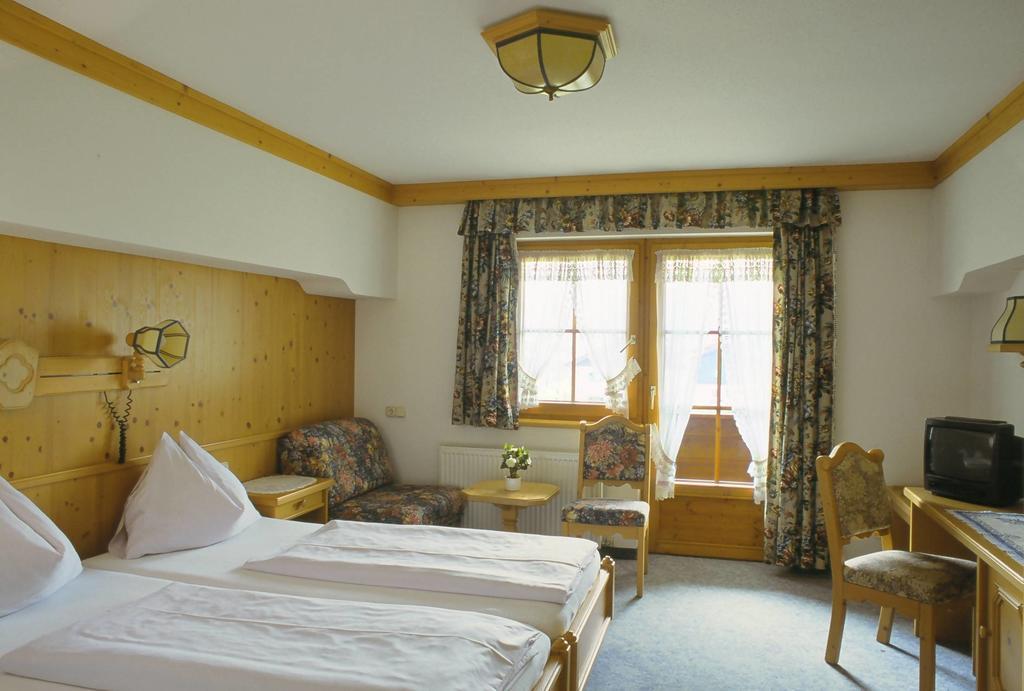 Kaiserhotel Neuwirt Oberndorf in Tirol Phòng bức ảnh