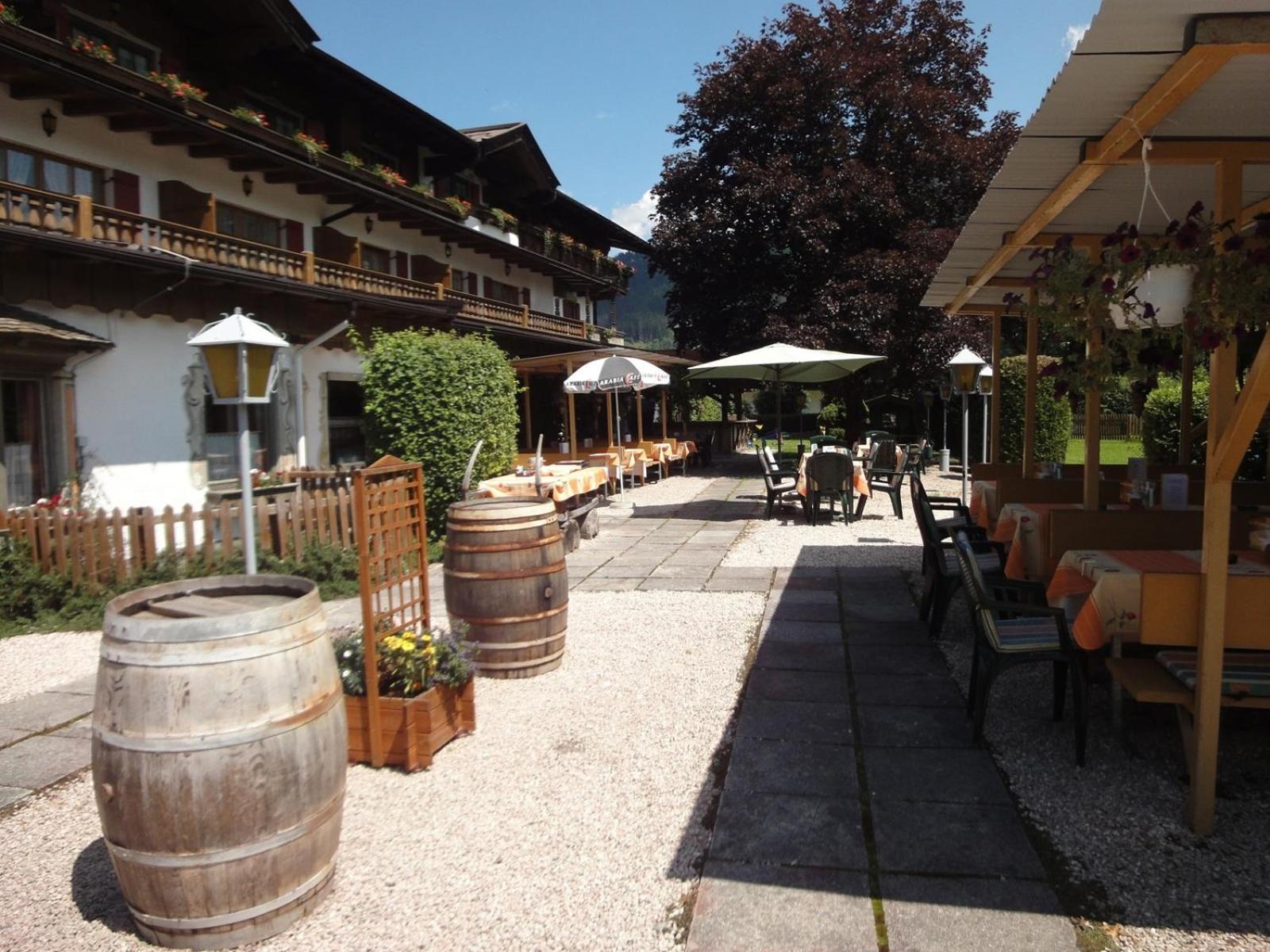 Kaiserhotel Neuwirt Oberndorf in Tirol Ngoại thất bức ảnh